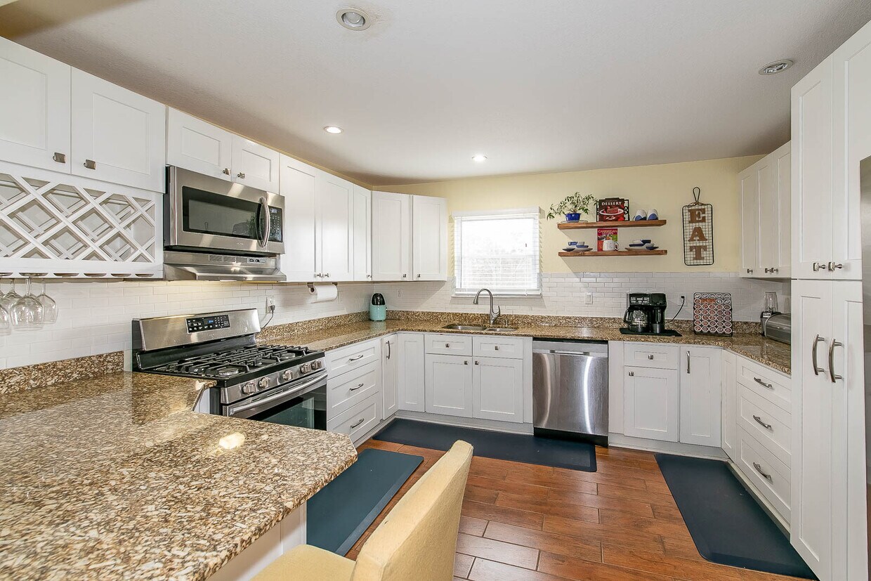 Foto principal - 100 Shallowford Rd NW