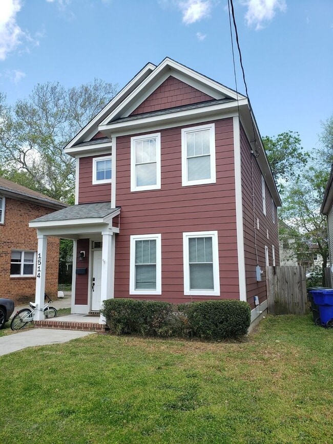 Building Photo - Future Rent $3050 effective9/16/2026 - Beautiful 5 bedroom 3 Bath home, walking distance to ODU