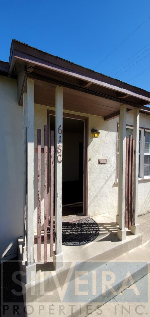 Building Photo - 618 E Hermosa St