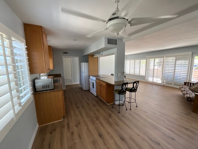 Building Photo - Beautiful condo in Palm Springs