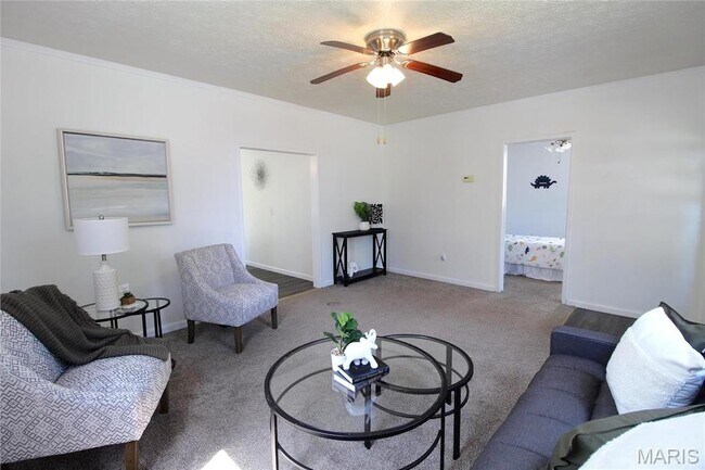 Building Photo - 413 N Center St