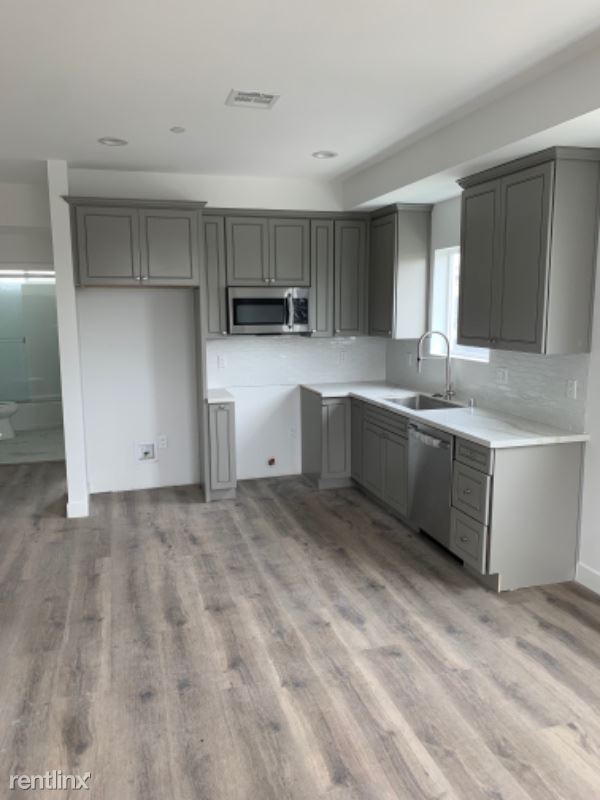 Building Photo - 1217 1/2 N Wilton Pl