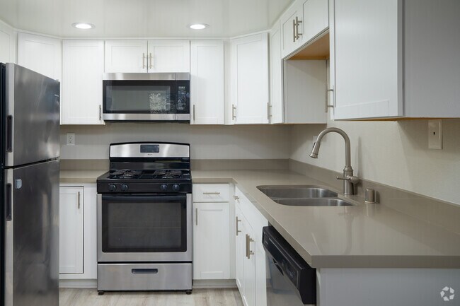 2 habitaciones, 2 baños - 1000 pies cuadrados - Cocina - Sunset View