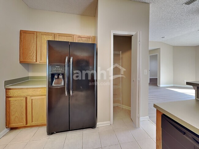 Foto del edificio - 509 Chancellor Dr W