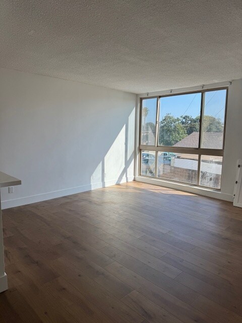 Foto del edificio - 3546 Del Amo Blvd