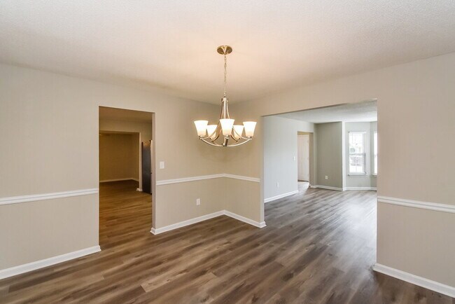 Building Photo - 146 Edison Dr