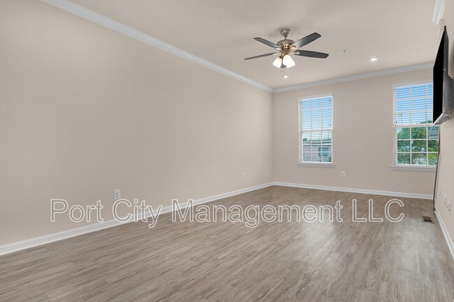 Building Photo - 133 S Macon St.