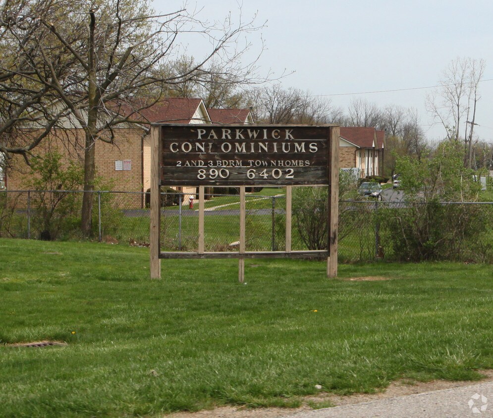 Building Photo - Parkwick  Condominiums