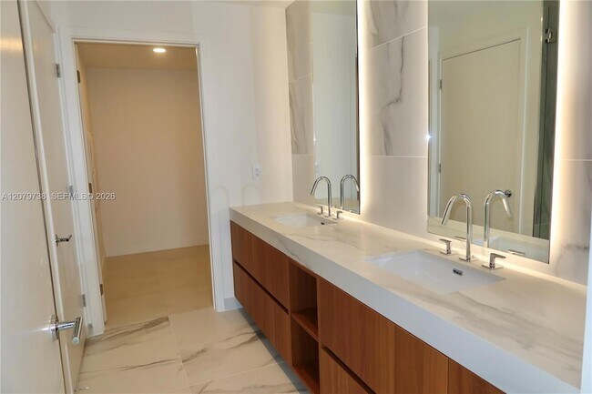 Building Photo - 1400 Biscayne Blvd