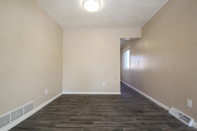 Building Photo - 2374 Mailand Ct