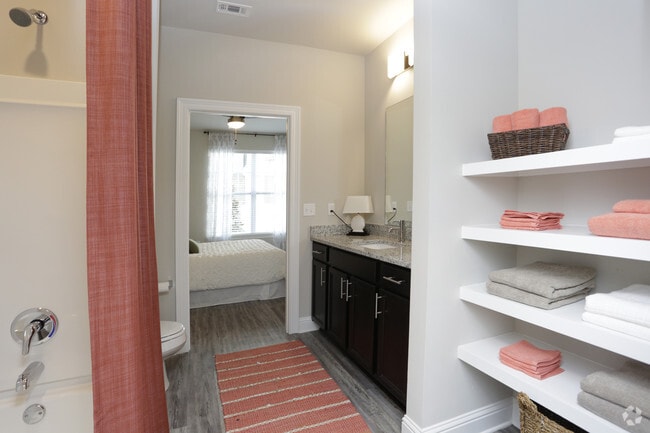 Interior Photo - Silver Oaks Apartments