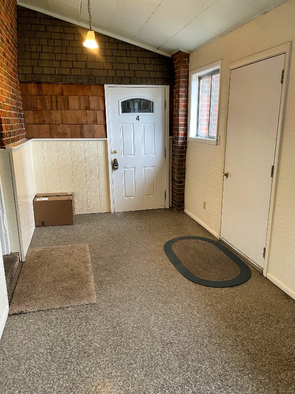 Building Photo - 2470 York Rd