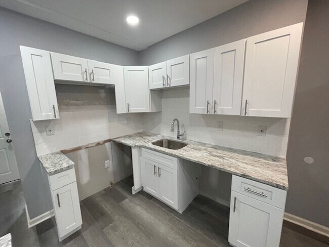 Foto del edificio - Anika Homes 3 Bedroom