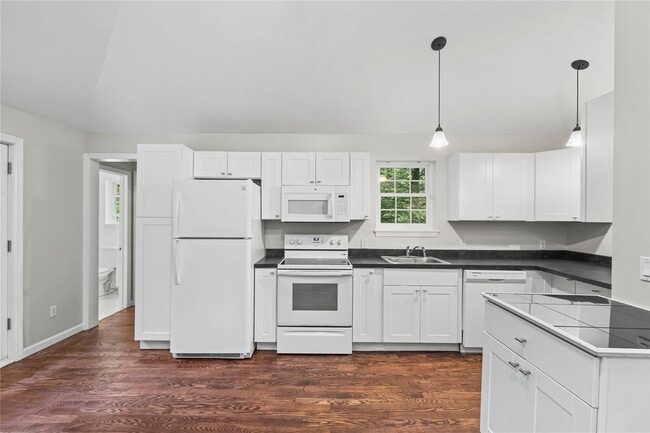 Building Photo - 333 Wixon Pond Rd