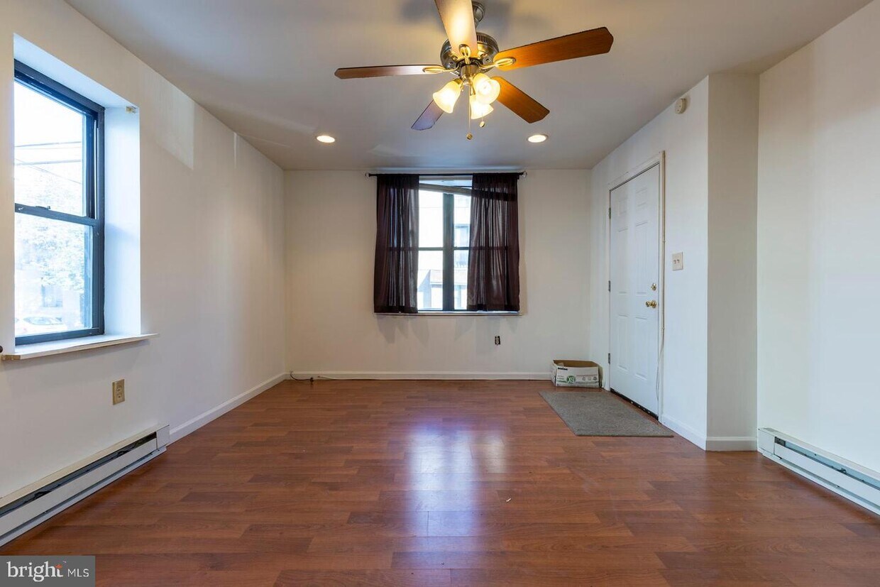 Primary Photo - 1712 Reed St