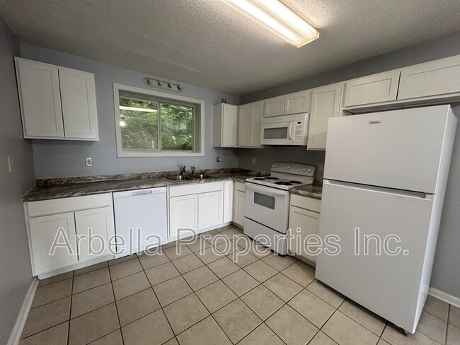 Building Photo - 103 Angeline Dr