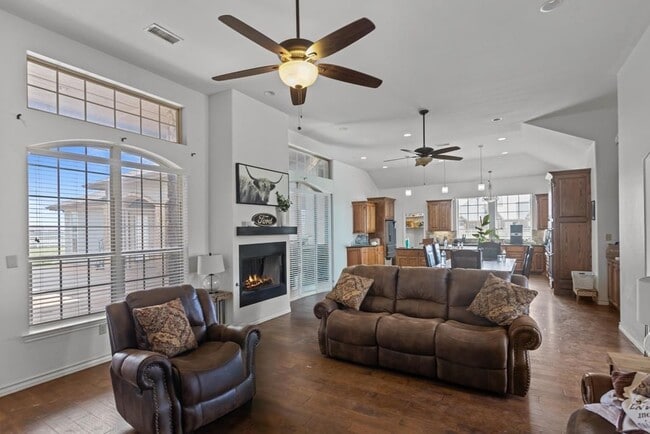 Foto del edificio - 3701 Timber Wolf Trl