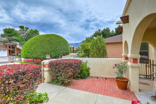 Foto del edificio - 9612 Peralta Rd NE