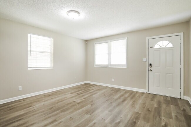 Building Photo - 6227 Pine Summit Dr
