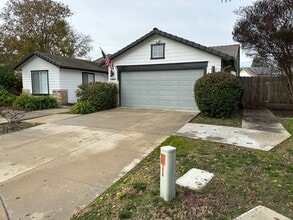 Building Photo - 5444 W Sunnyside Ct