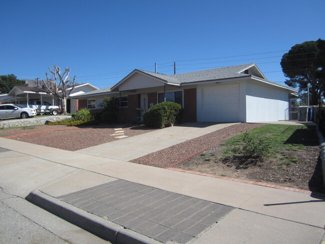 Building Photo - 512 De Leon Dr