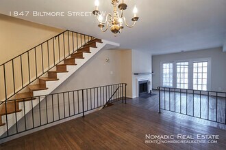 Building Photo - 1847 Biltmore St NW