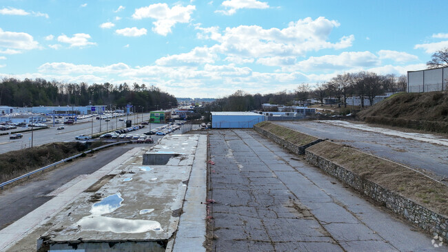 Building Photo - 600 Peters Creek Pky