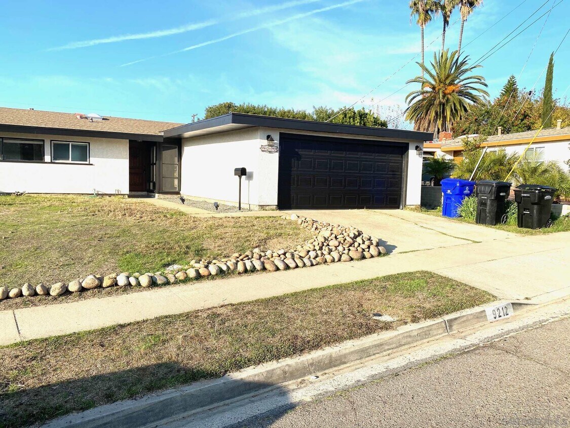 Primary Photo - 9212 Hector Ave