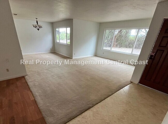 Foto del edificio - AVAILABLE AUGUST - Nice Home in Paso Roble...