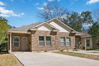 Building Photo - 5105 Southwind St