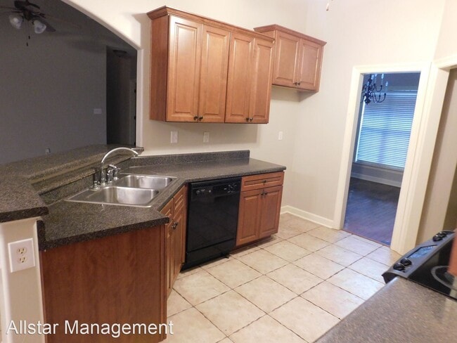 Building Photo - 4 br, 2.5 bath House - 3198 Rosebrook Circ...