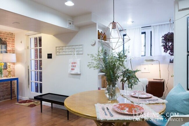 Foto del edificio - 3511 Center St NW