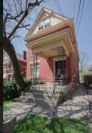 Foto del edificio - 2451 Maplewood Ave