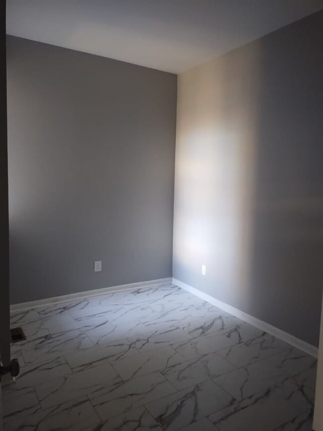 Foto del edificio - 2202 Brookfield Ave