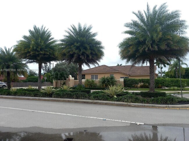 Building Photo - 15339 SW 32nd Terrace