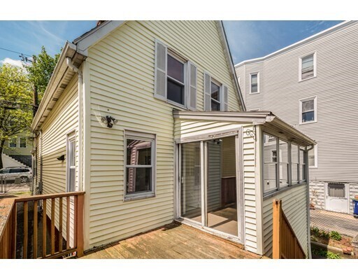 Building Photo - 91 Heath St