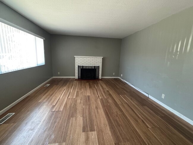Building Photo - 1508 Lavender Ln