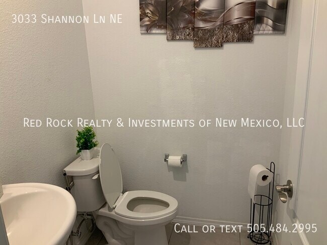Foto del edificio - 3033 Shannon Ln NE