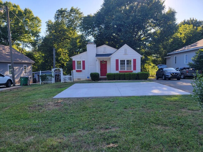 Building Photo - 6407 Highland Ave