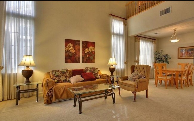Foto del edificio - 1319 Mayberry Ln