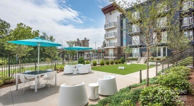 Foto del edificio - 606 Nc Music Factory Boulevard