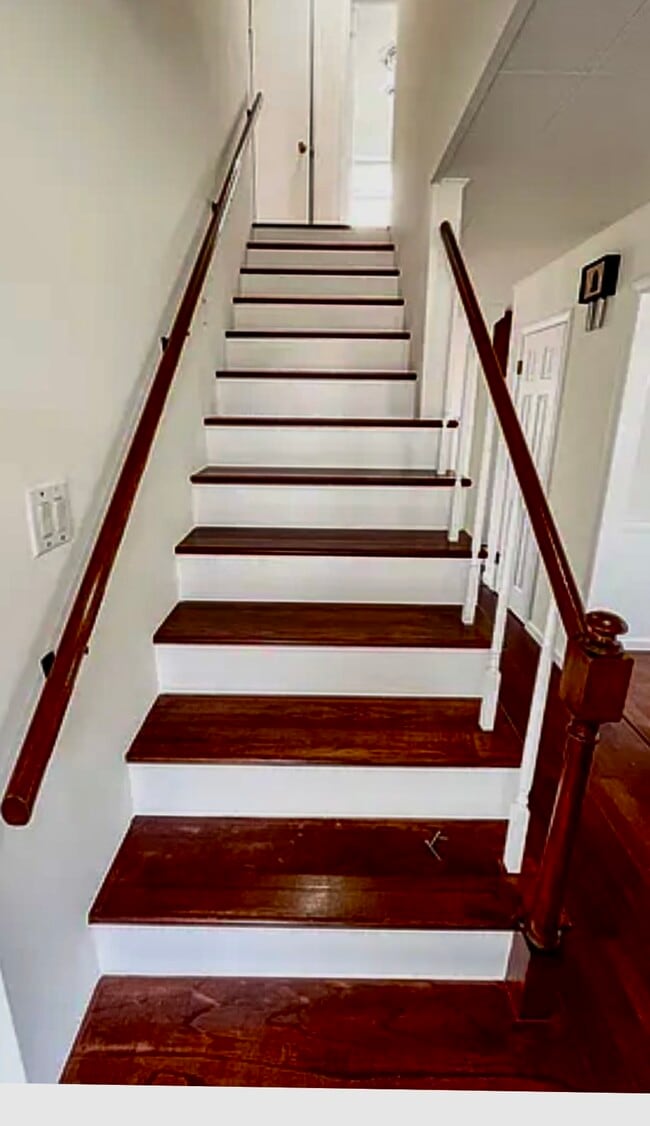 Foto del edificio - 143 Ramblewood Rd