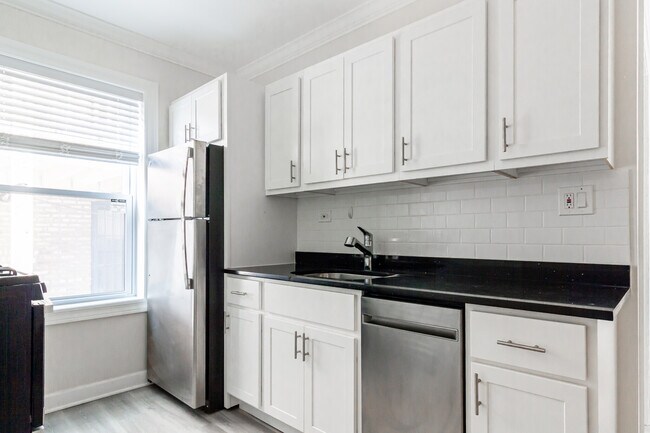 Foto del edificio - 839 W Cornelia Ave