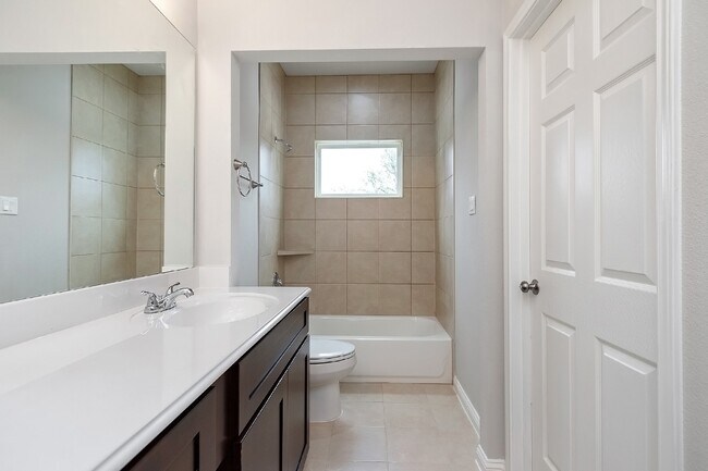 Foto del edificio - 1043 Marcolin St