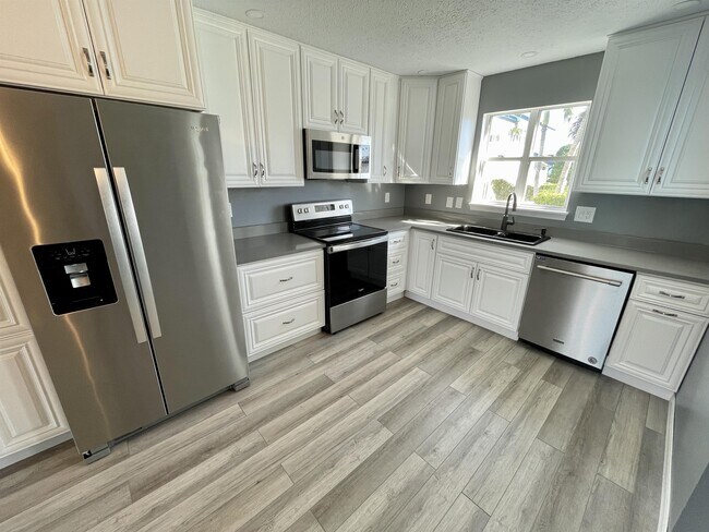 Foto del edificio - 933 Sandpiper Cir