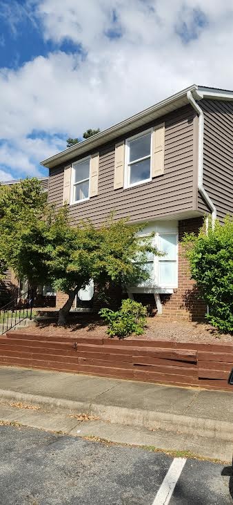 Primary Photo - 377 E Montcastle Dr