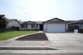 Foto principal - Charming 3-Bedroom Home in Turlock, CA!