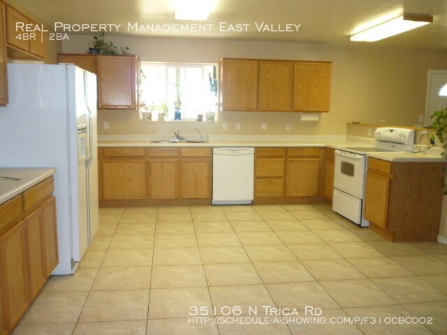 Building Photo - 35106 N Trica Rd