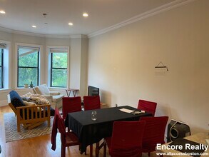 Building Photo - 1089 Beacon St