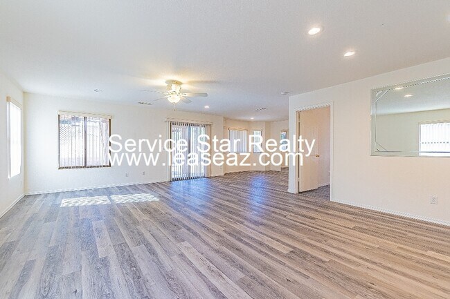 Building Photo - 16456 N 137th Dr